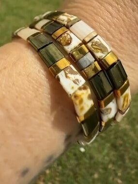 Stretch Tile Bracelet - White, Olive & Gold Bead Bracelet